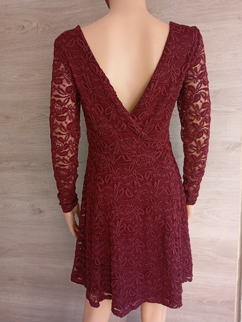 Robe Vila - M - Bordeaux - Très bon état - manches longues - Dentelle