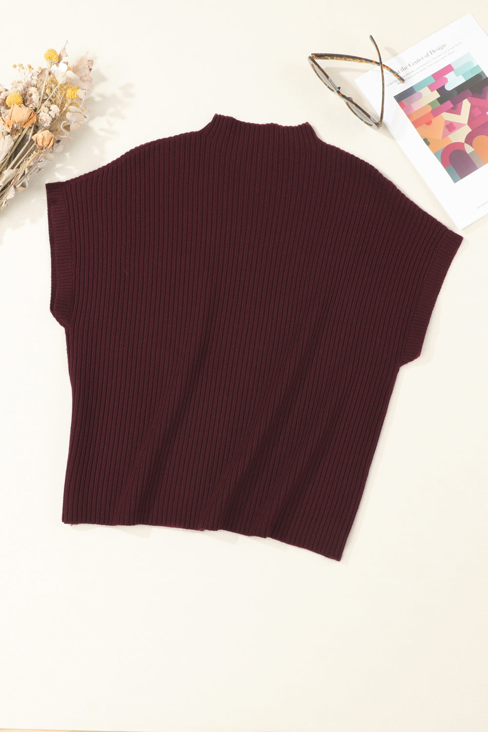 Pull Gris Maille Côtelée – Col Montant, Manches Courtes & Poche Plaquée