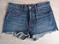 Super short en jean Levi's 501 taille S - Bleu en super état - W26