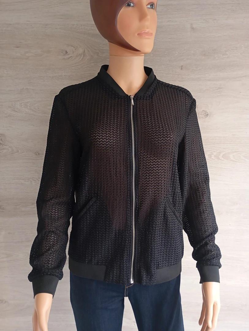 Veste légère ajouée Zara taille M en très bon état - couleur noire