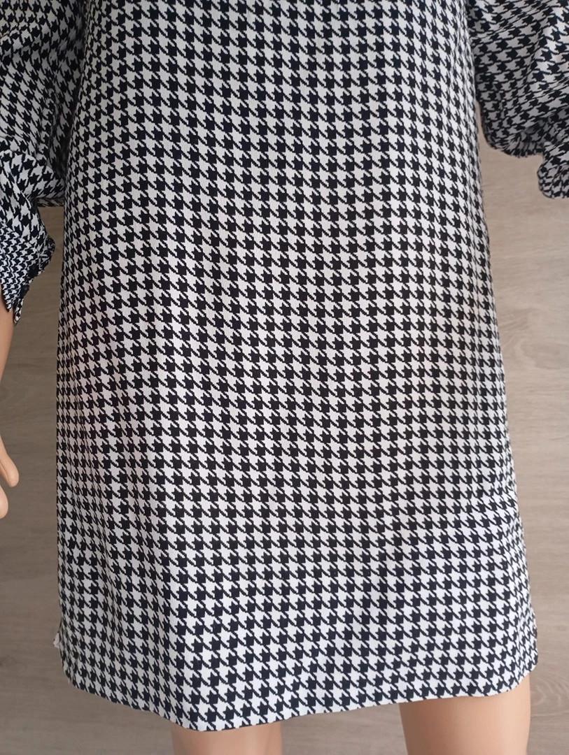 Robe Caroll taille M à carreaux Noir et blanc - très bon état - manches longues