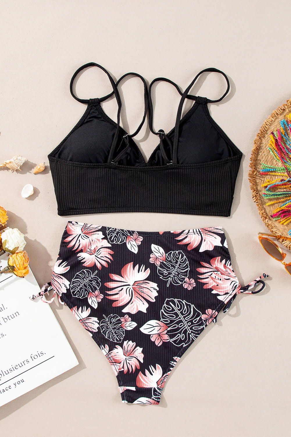 Maillot de bain bikini 2 pièces noir côtelé taille haute — haut col V dos nu et bas taille haute