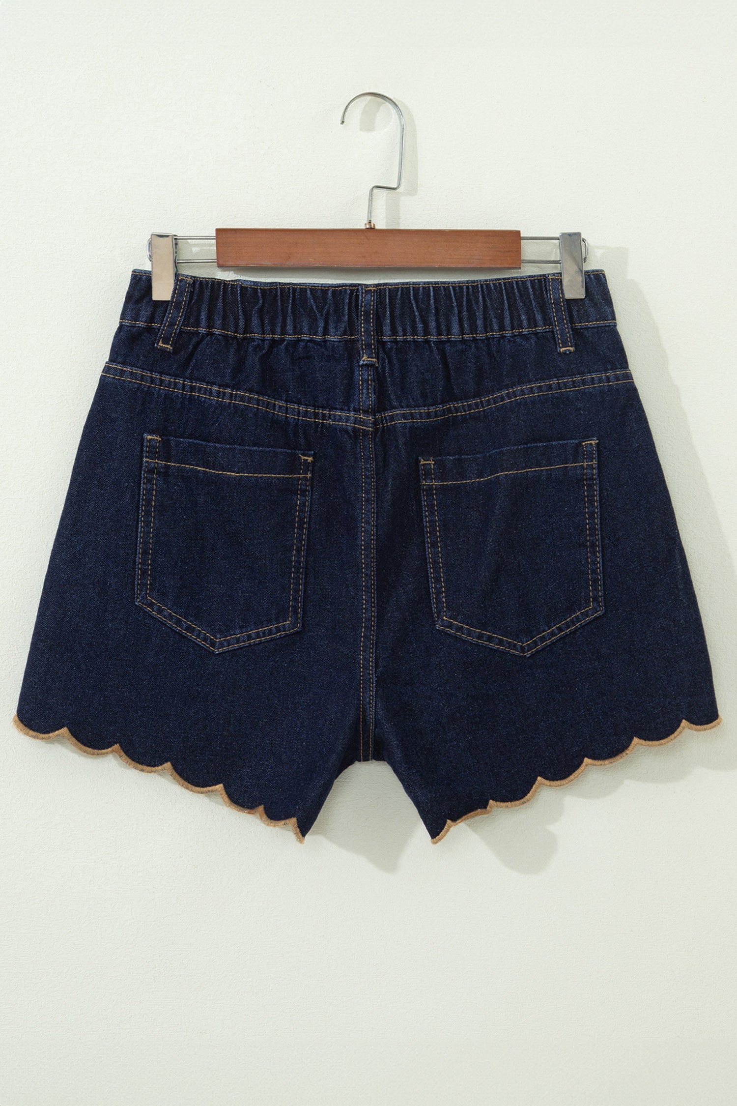 Short en jean à bordure festonnée — Bleu marine