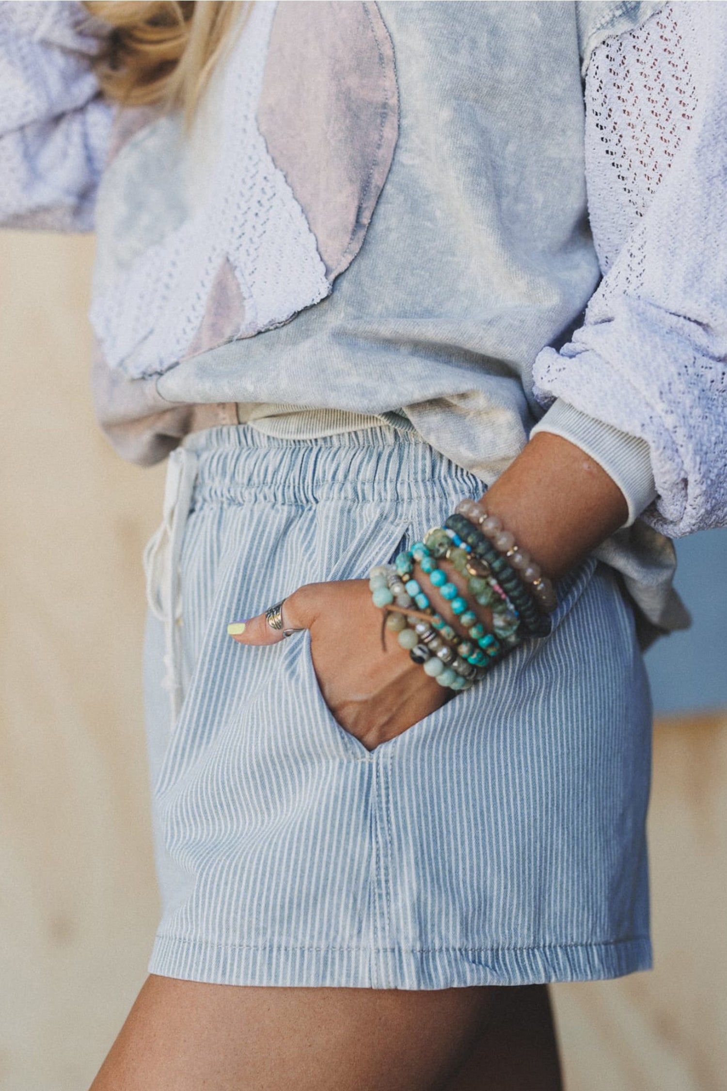 Short en jean rayures bleu ciel — Taille élastique & cordon