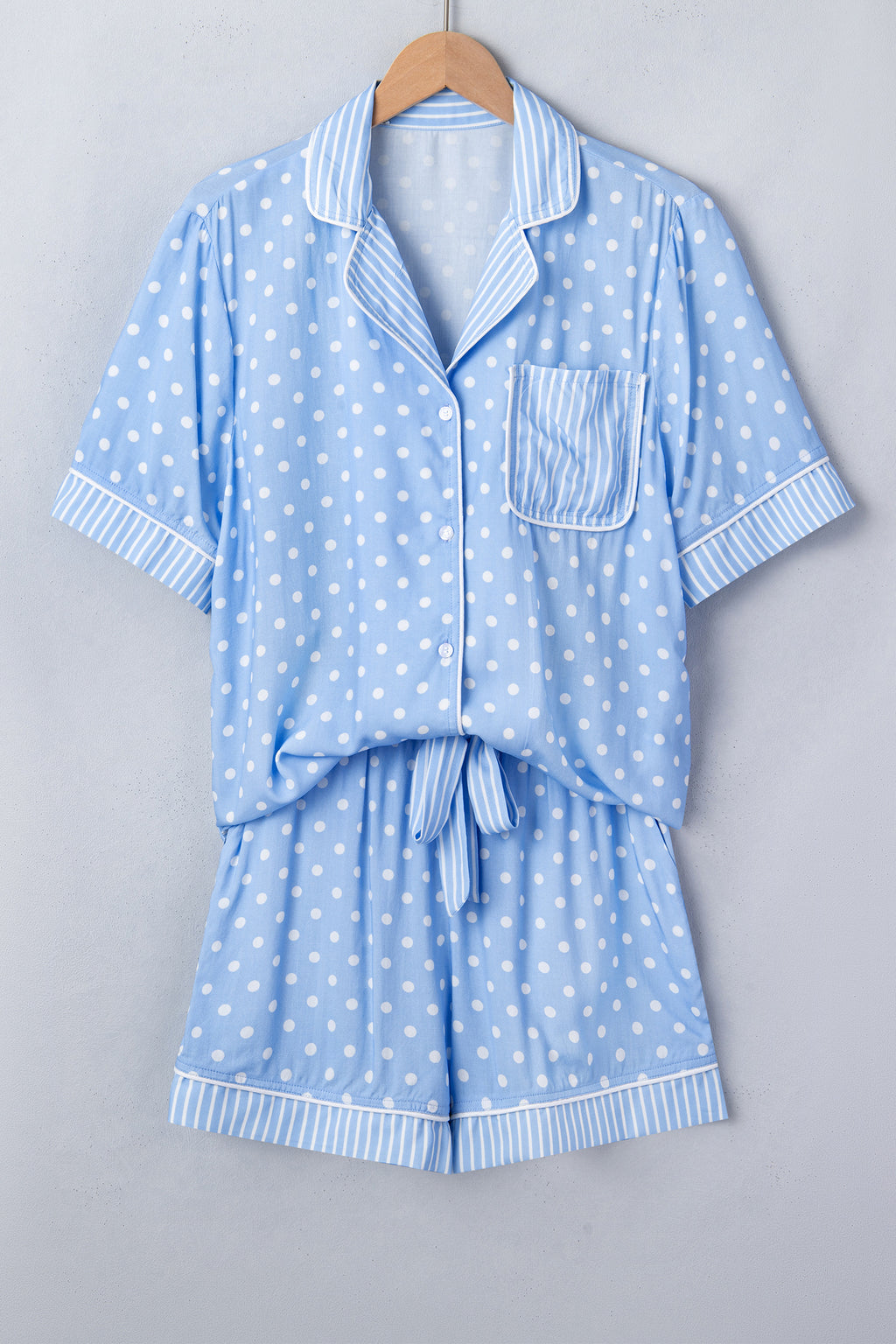 Ensemble pyjama court à pois bleu ciel