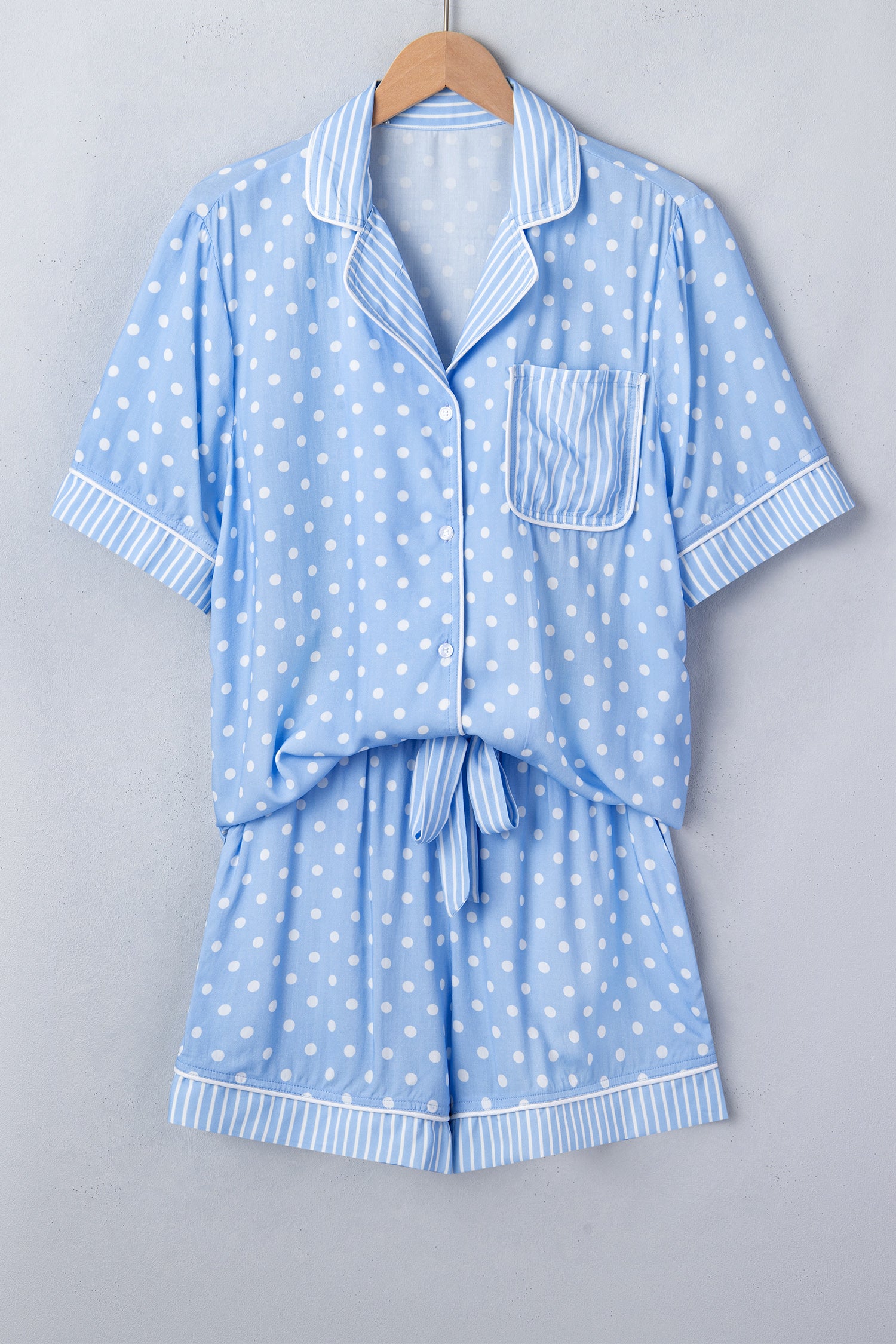 Ensemble pyjama court à pois bleu ciel