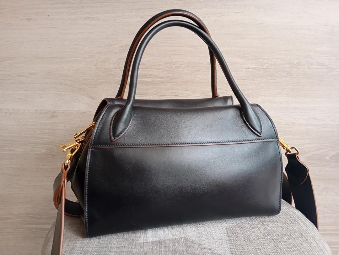 Sac à main Prada bandoulière - cuir - noir et marron - modèle Top Handle Vintage , collection Vitello Phoenix de Prada