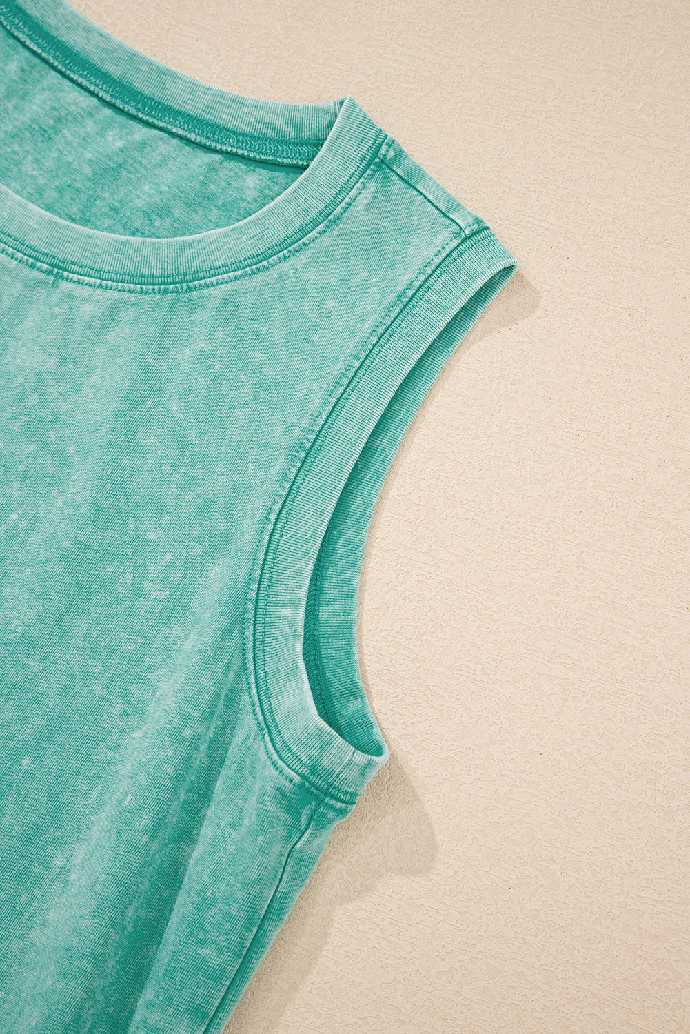 Robe courte débardeur à poches effet mineral wash en 100% coton