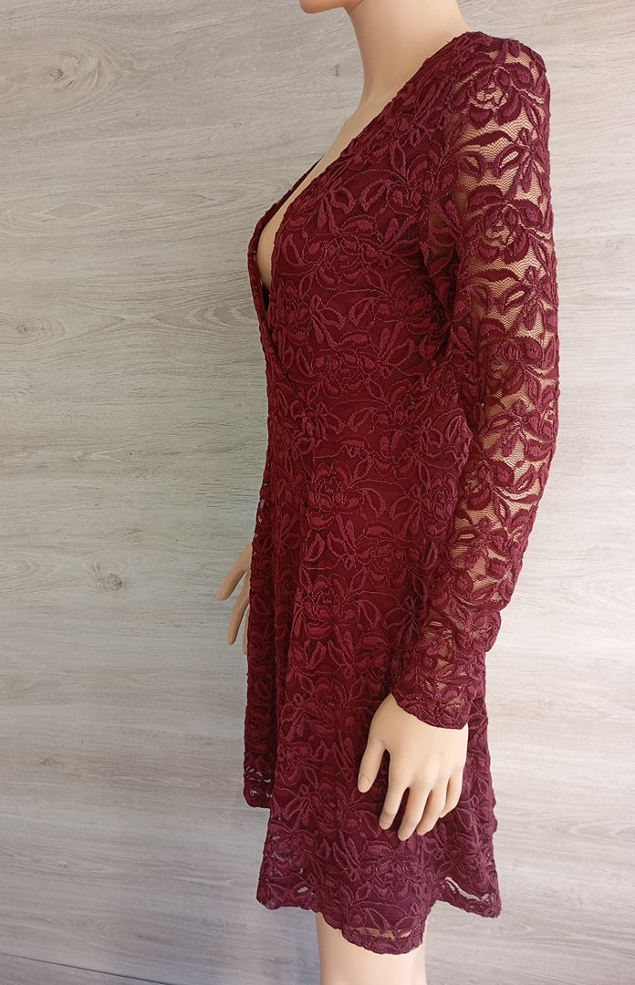 Robe Vila - M - Bordeaux - Très bon état - manches longues - Dentelle