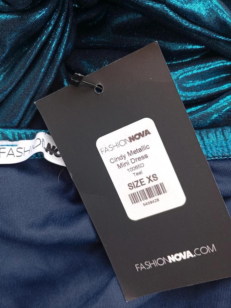 Robe de soirée moulante bleu métallique — Fashion Nova — T.XS — Neuve