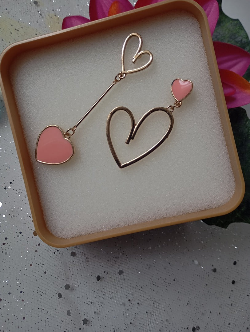 Boucles d'oreilles asymétriques Doré et rose - neuves