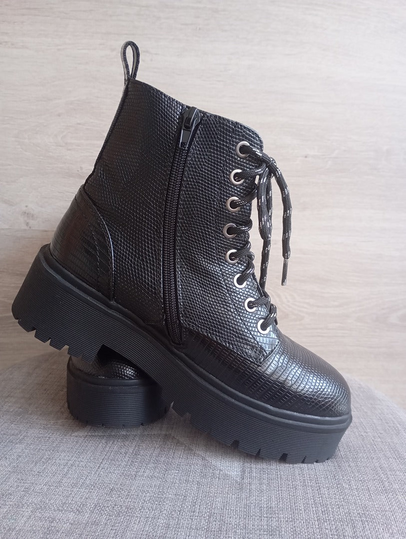 Superbes Bottines chaussures femme/fille Bullboxer taille 36 noires neuves style croco