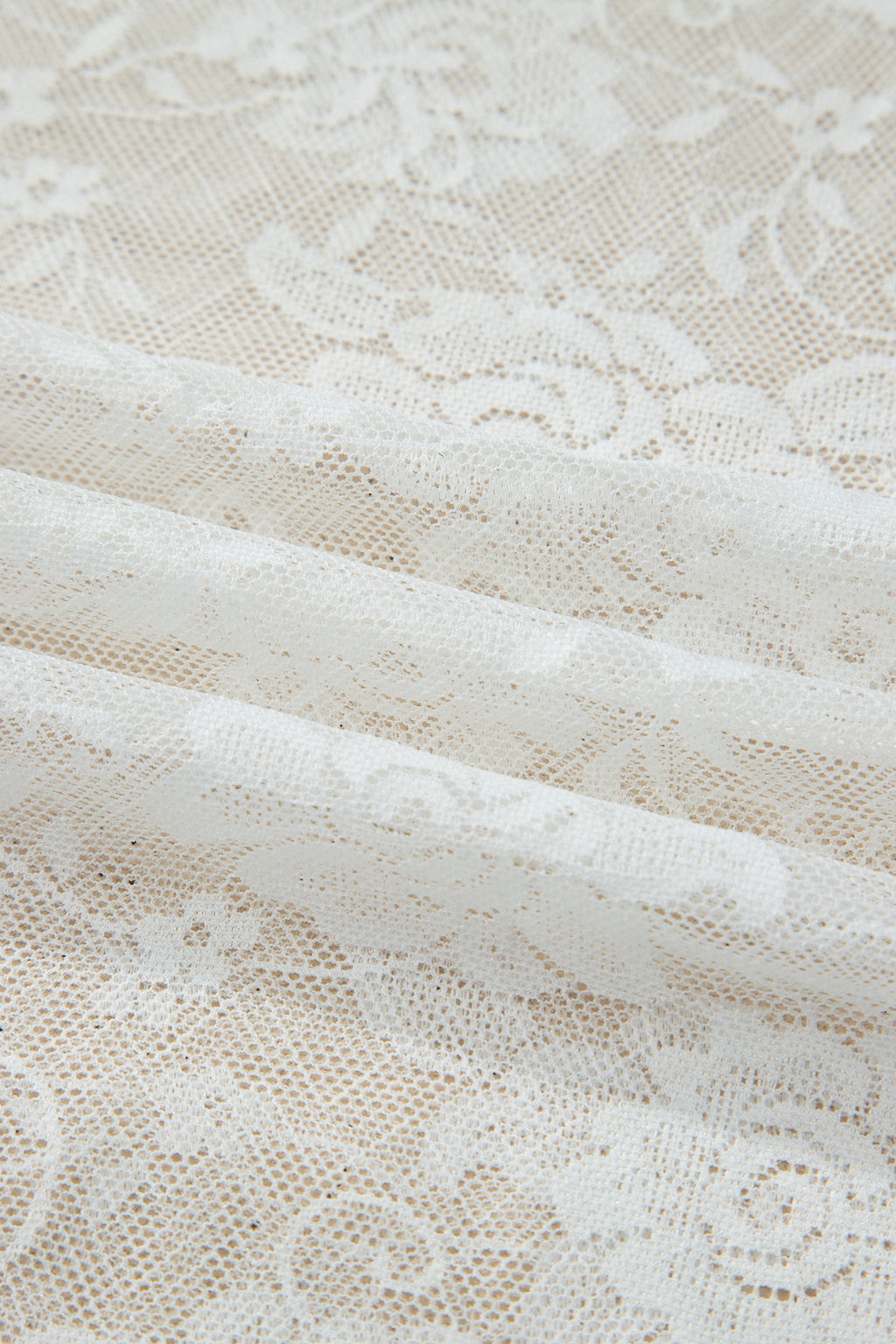 Top en Dentelle Florale Blanc — Manches Longues & Col Montant Grande Taille