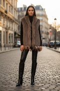 Gilet fourrure plumes - mannequin IA