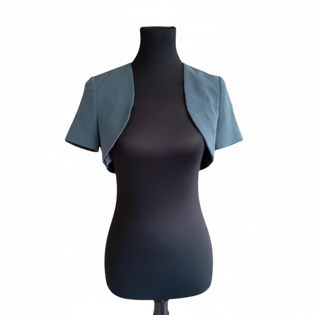 Bolero face fond blanc