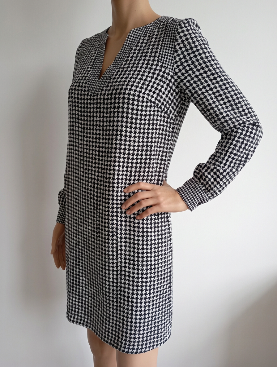 Robe Caroll taille M à carreaux Noir et blanc - très bon état - manches longues