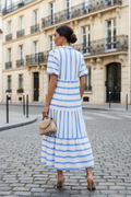 Robe rayures bleu ciel - mannequin de dos parisien